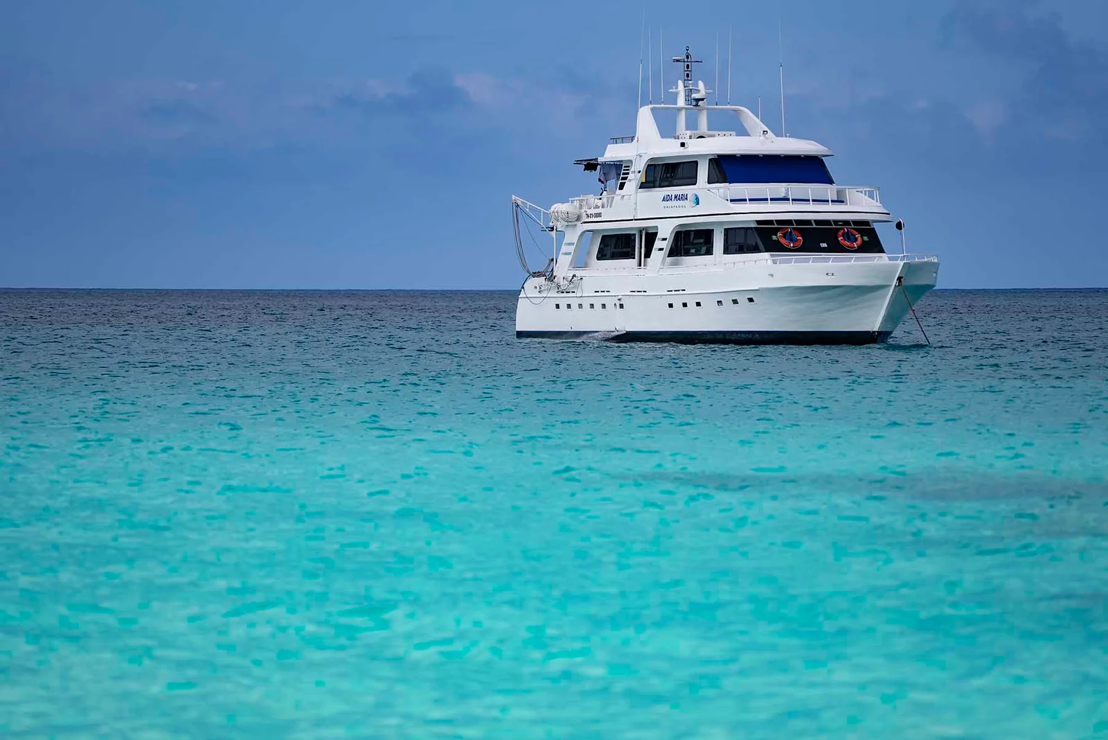 Mid Range Galapagos private cruise