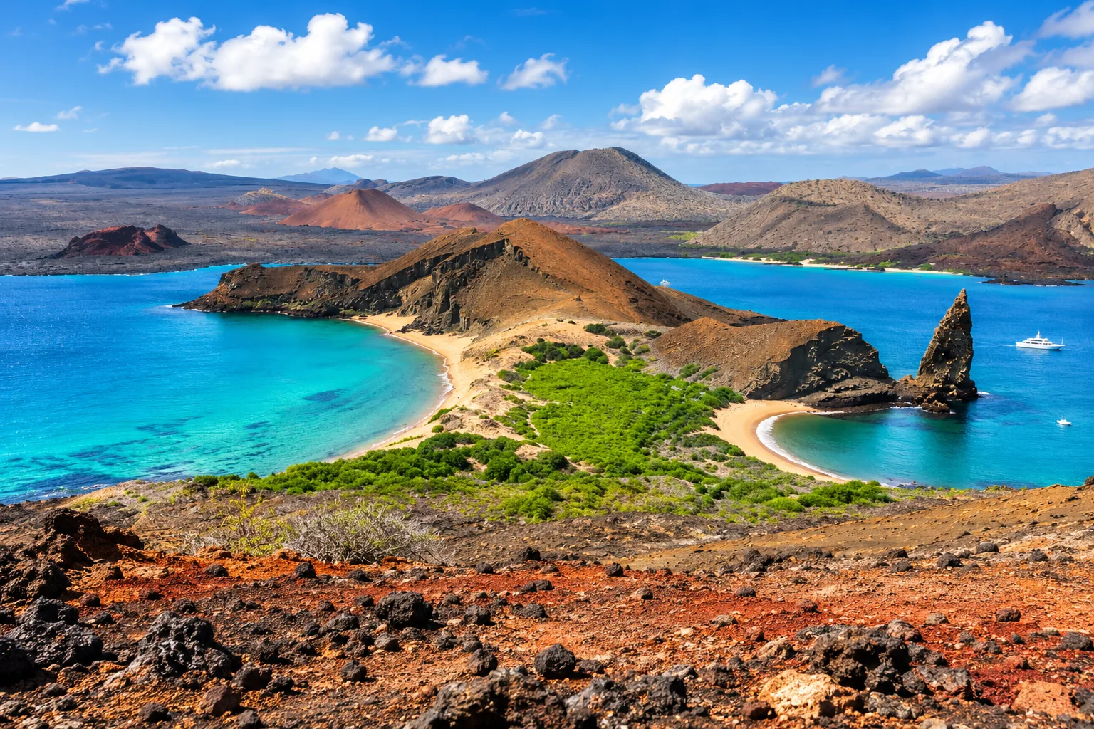 Yacht tour in Galapagos